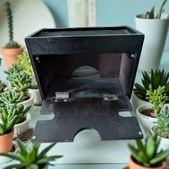 Compact Charging Station Black Wooden (EUC) - Picture 8 of 8